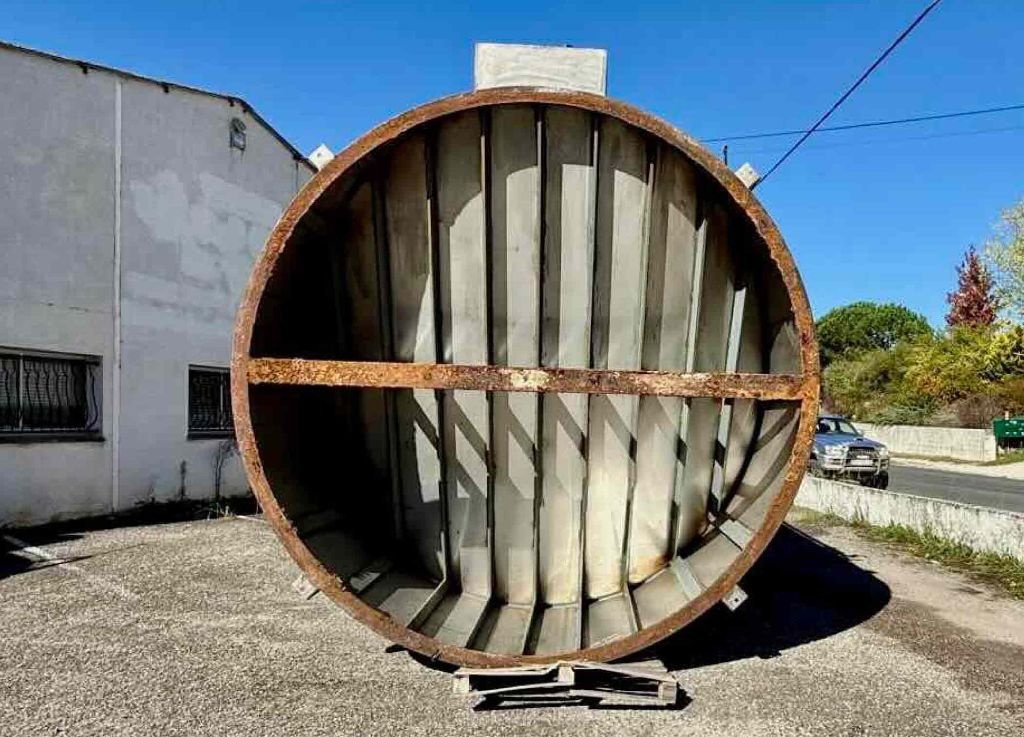 Sonstige Obsttechnik & Weinbautechnik Türe ait Sonstige | Cuve inox - Fond cuillère sur jupe - 700 HL, Gebrauchtmaschine içinde Monteux (resim 5)